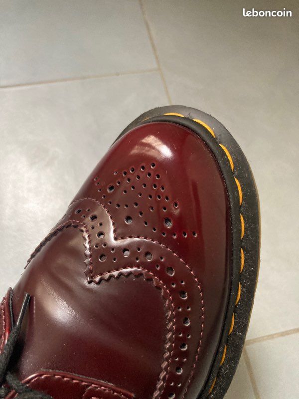 Dr. Martens Neuves Taille 38 – Couleur Bordeaux, Cuir, Semelle Air Cushion, Sans Boîte