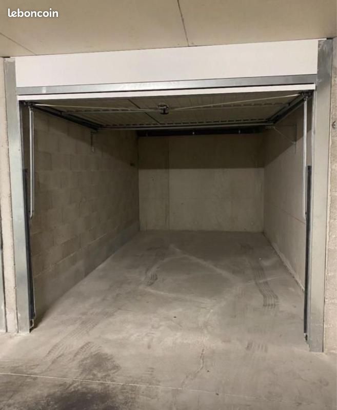 Garage/box Marseille · 23 500 €
