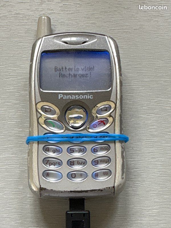 Les téléphones Panasonic miniatures des années 2000