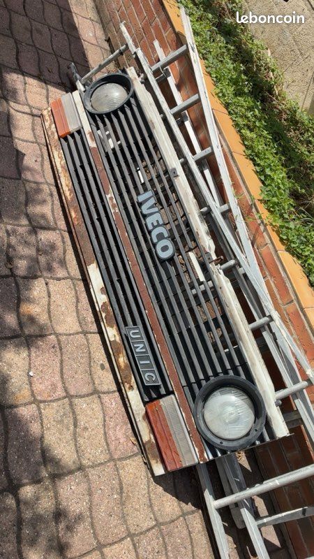 Calandre iveco unic complet (image 1)