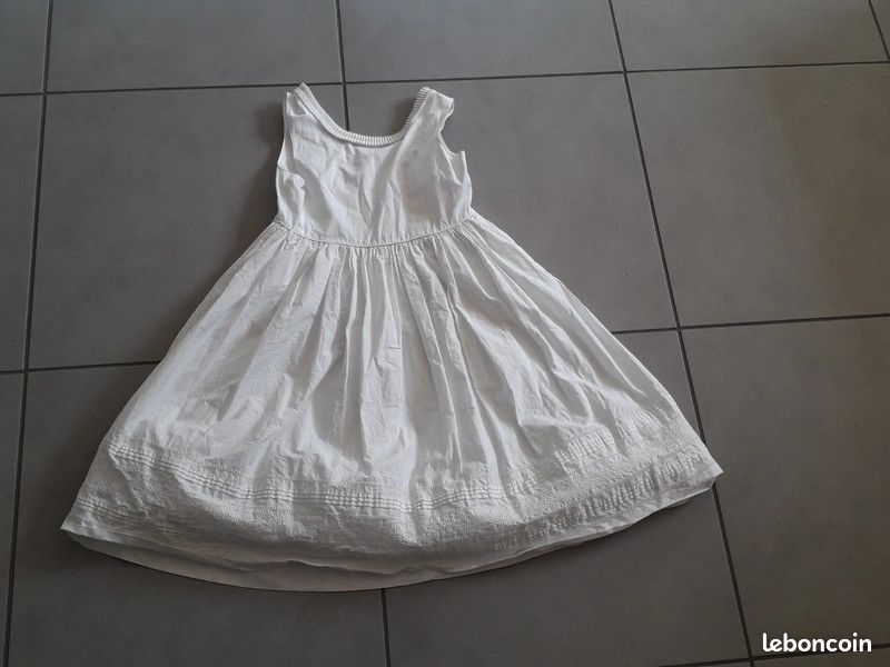 Robe de cérémonie blanche (image 1)
