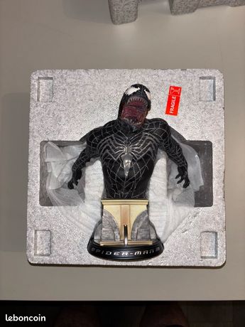 The Plastic League: SPIDER-MAN: Legendary Scale Bust de Sideshow