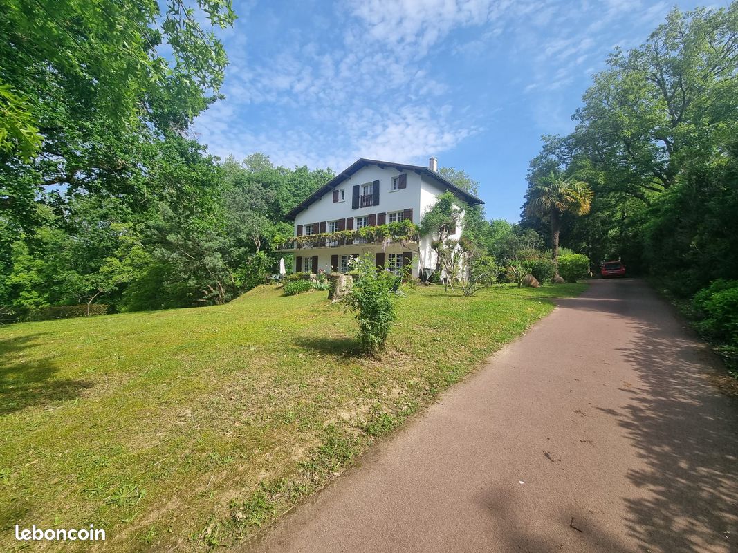 Maison 10 pièces 282 m² · à Villefranque · 282 m² · 1 030 000 €