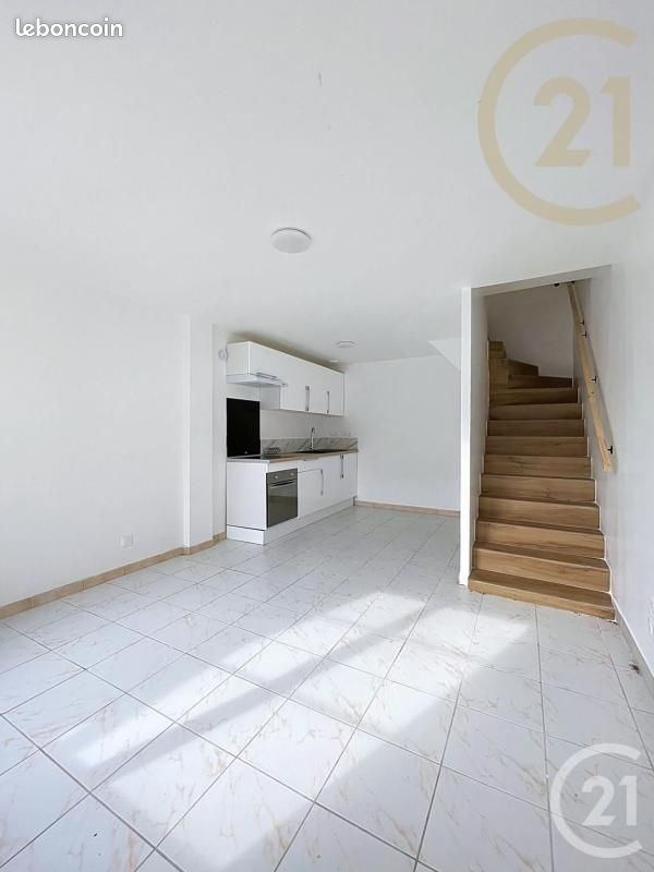 Appartement 3 pièces 49 m² · à Compiègne · 49 m² · 730 €