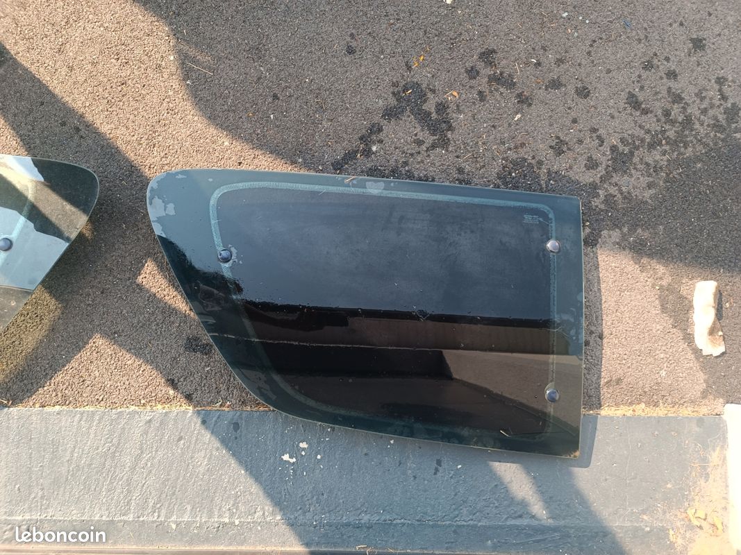 Vitres de custode arrière Citroën Saxo VTS / 106 3 portes (image 2)