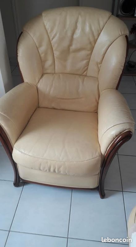 Canapé 3 places et 2 fauteuils en cuir jaune pâle (image 2)