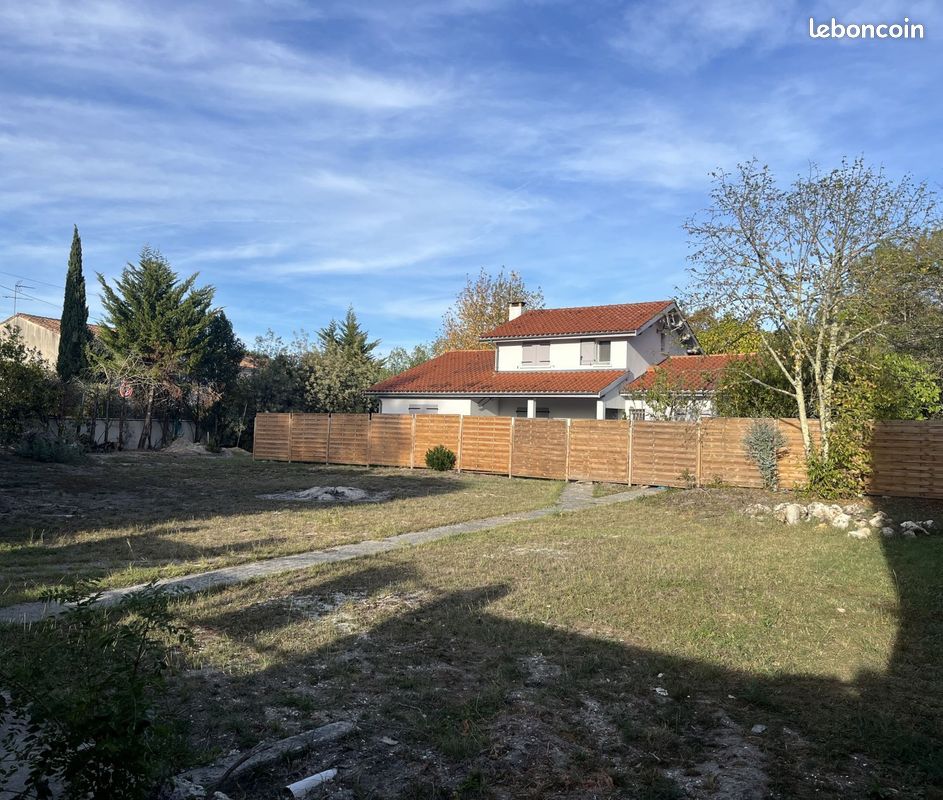 Terrain à bâtir de 540 m² à MERIGNAC (33) · à Mérignac · 214 000 €