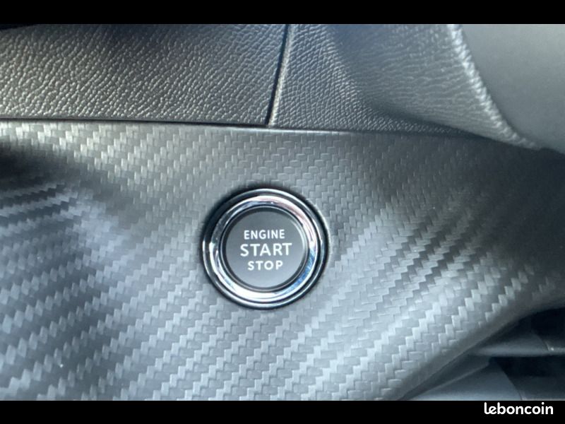 Peugeot 2008 Hybrid 145 e-DCS6 GT (image 21)