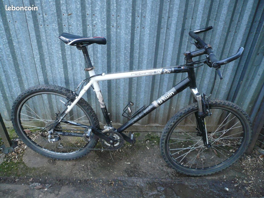 Vélo VTT 26 pouces Rockrider Btwin très bon état, révisé taille L (image 1)