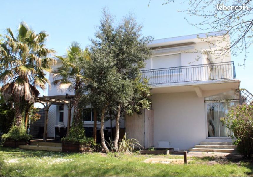 Maison 8 pièces 341 m² · à Arès · 341 m² · 950 000 €