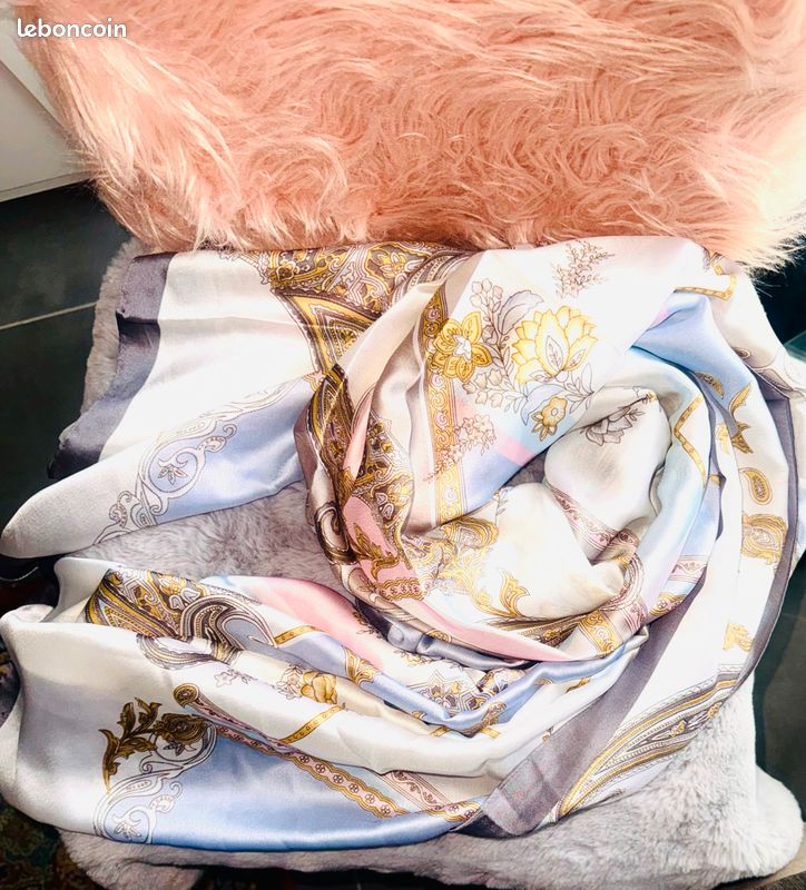 Foulard en soie (image 17)