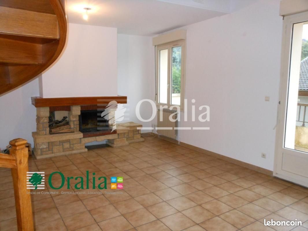 Appartement 6 pièces 146 m² · à Caluire-Et-Cuire · 146 m² · 1 645 €/mois