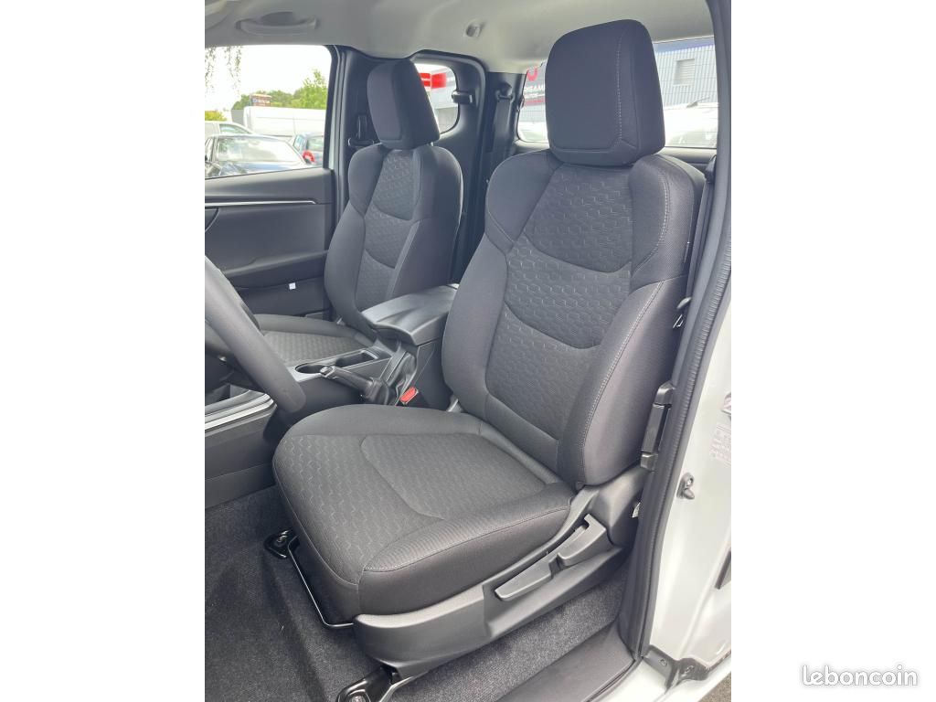ISUZU D-MAX * 33 325 HT* SPACE EVOLUTION 2.2 DMS M/T 4x4 MY2026 Euro6e-bis (image 4)