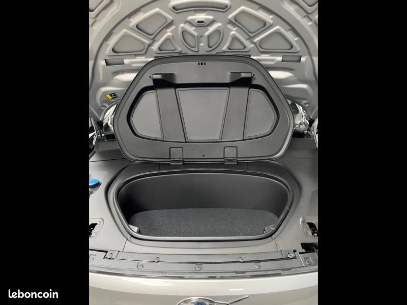 Volvo EX40 Single Extended Range 252ch Plus (image 10)