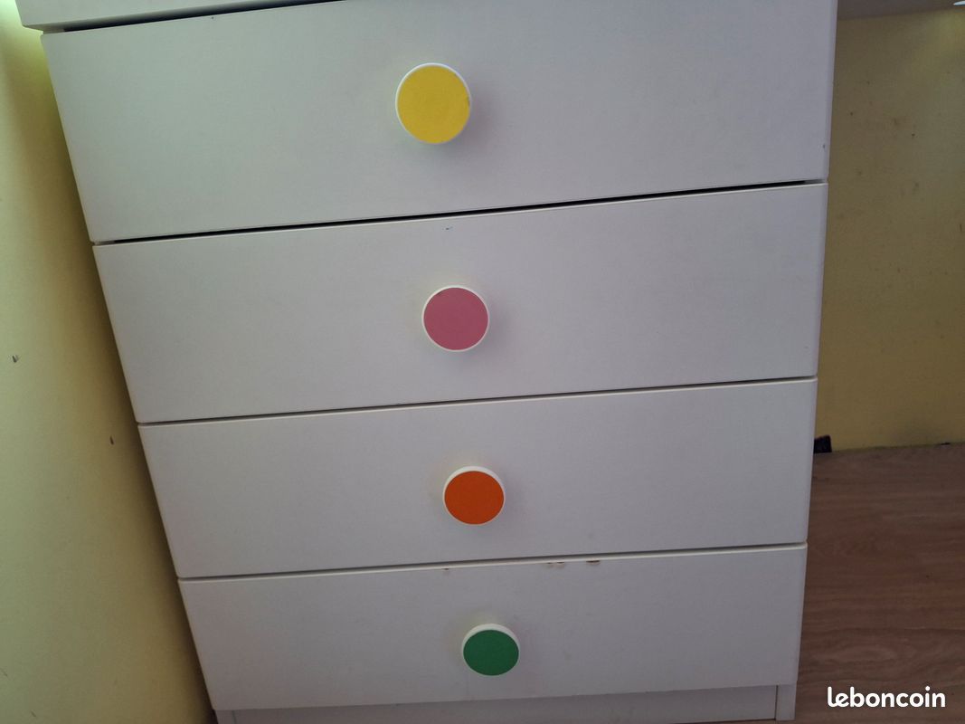 Bureau (image 2)
