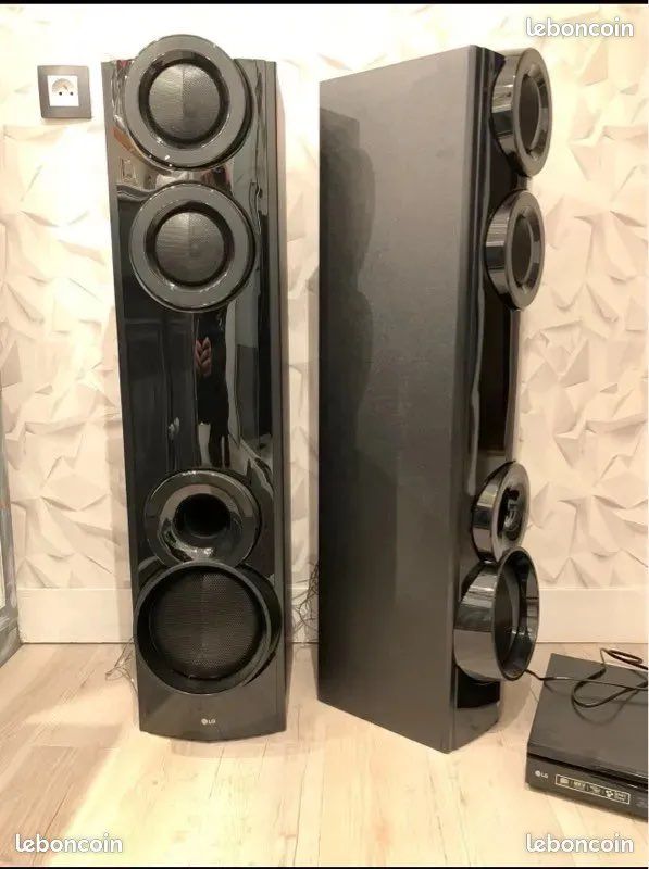 LG Home Cinema barre de son enceintes 4.2CH 1000W | lecteur Blu-Ray 3D | LG Smart TV | DLNA | Bluetooth | Multiroom Tx (image 3)