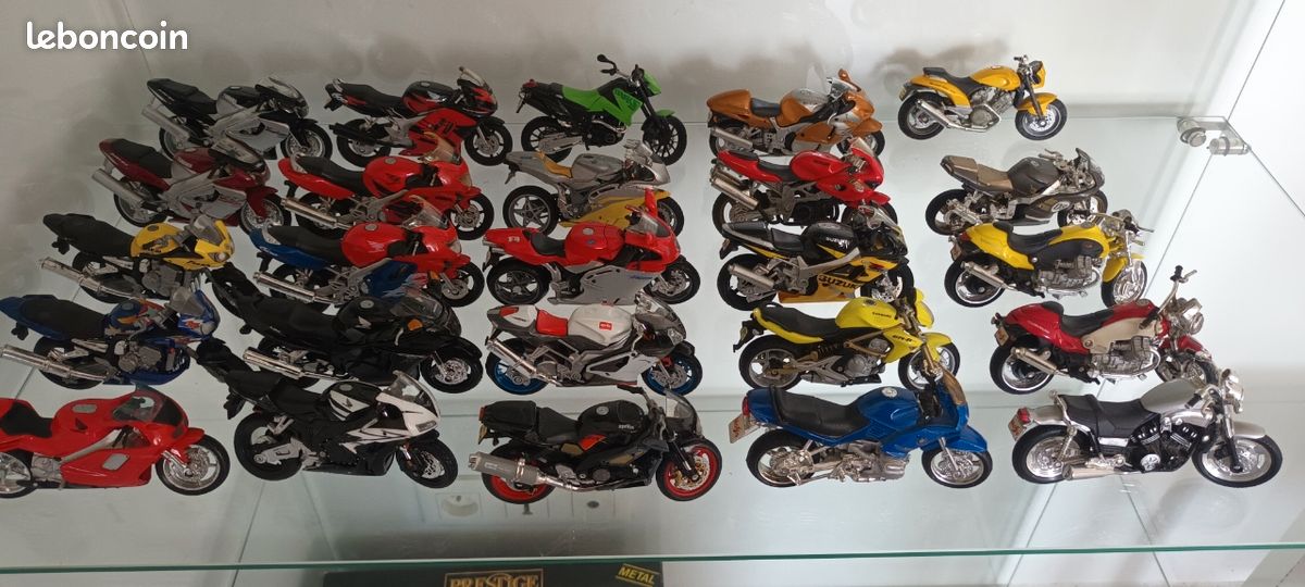 Lot de moto miniature (image 1)