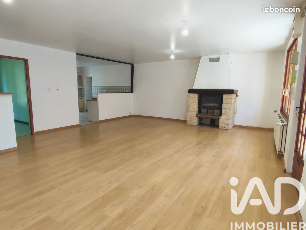 Maison 6 pièces 173 m² · à Savigné · 173 m² · 114 900 €