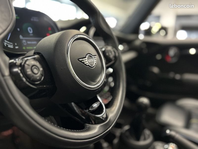 Mini CABRIO COOPER 136CH SIDEWALK EURO6D-T (image 17)