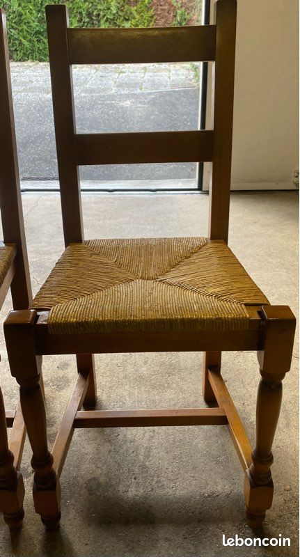Lot table de salle à manger en chêne massif + 4 chaises et 2 tabourets (image 8)