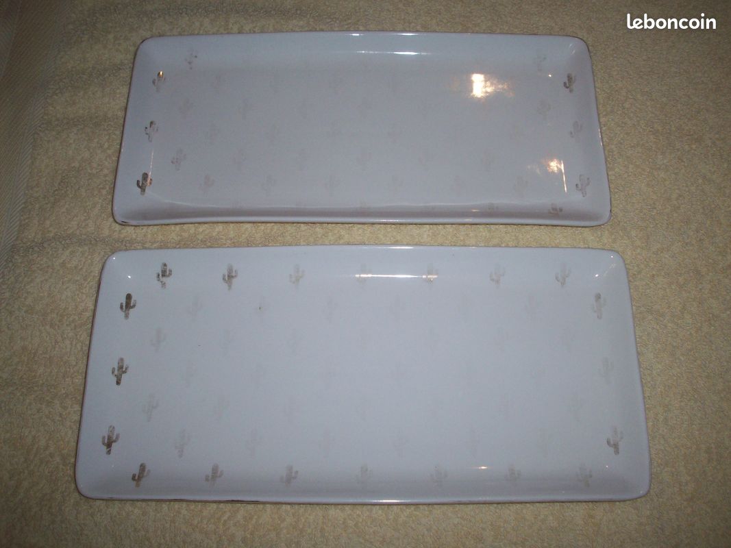2 PLATS PORCELAINE pour bûche rôti motif cactus cadre doré joli BÉ utilisé Vintage _ À PRENDRE À BAYONNEe (image 1)