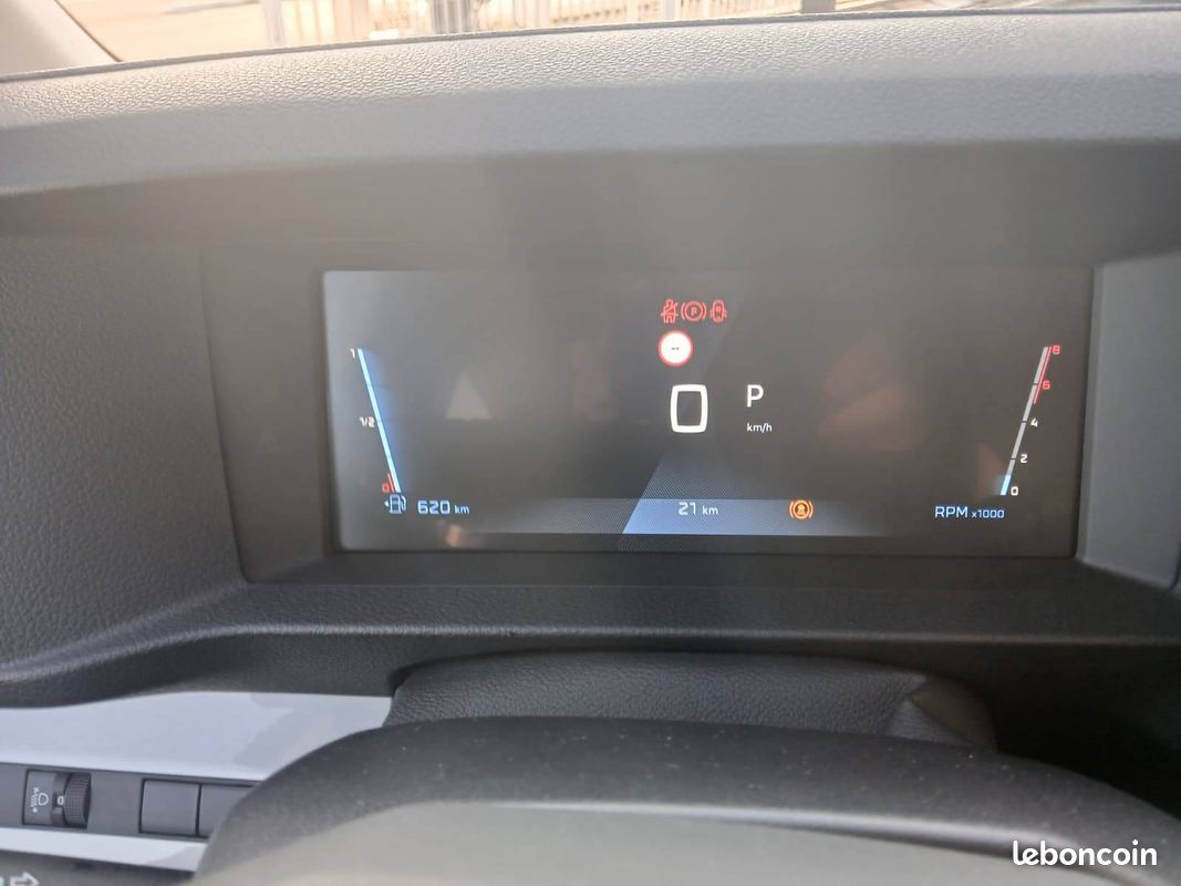 PEUGEOT Traveller M BlueHDi 180ch S&S EAT8 Business Pack (image 12)