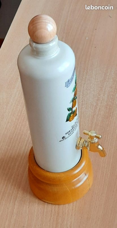 Bouteille sur support bois avec robinet en étain (image 2)