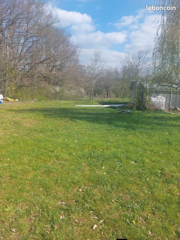 Terrain a une heure de paris a peu pret en voiture a vendre · 45 000 €