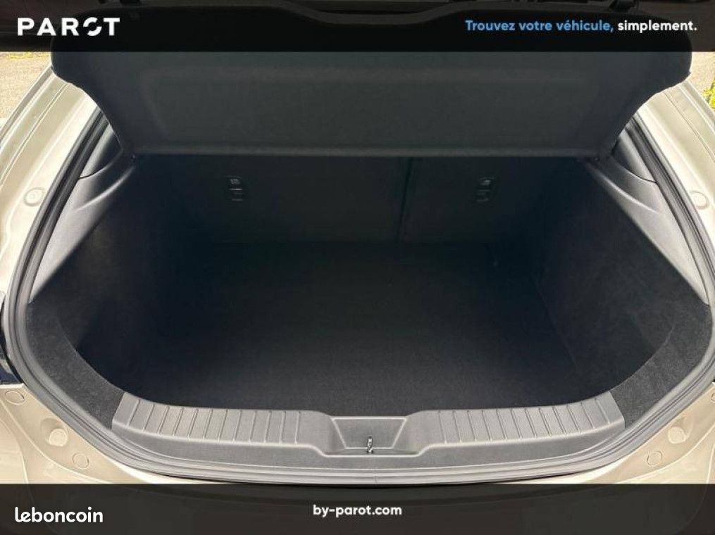 Mazda 3 2024 Berline 2.0L e-SKYACTIV-X M Hybrid 186 ch BVA6 Exclusive-Line (image 3)