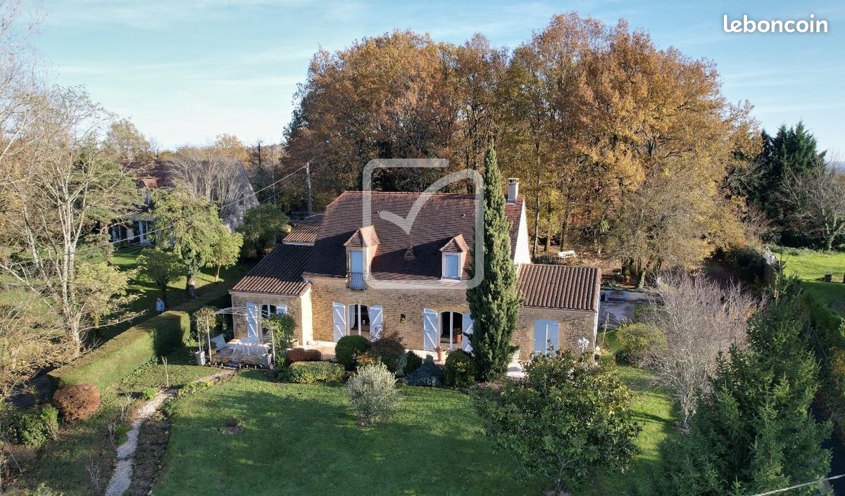 Maison 6 pièces 201 m² · à Sarlat-la-Canéda · 201 m² · 429 000 €