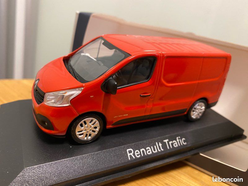 Norev 1/43 - Renault Trafic DCI 100 Renault Rent RFA Lyon Est