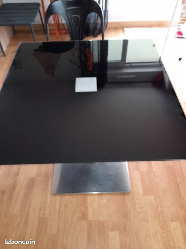 Vent table (image 1)