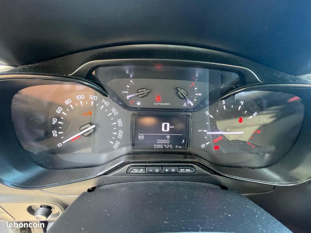 Citroën C3, Blanche, 4cv, 5 portes, mise en circulation le 25/03/2019 (image 4)