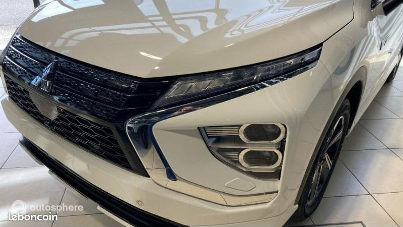Mitsubishi Eclipse Cross 2.4 MIVEC PHEV 188ch Intense 4WD (image 32)