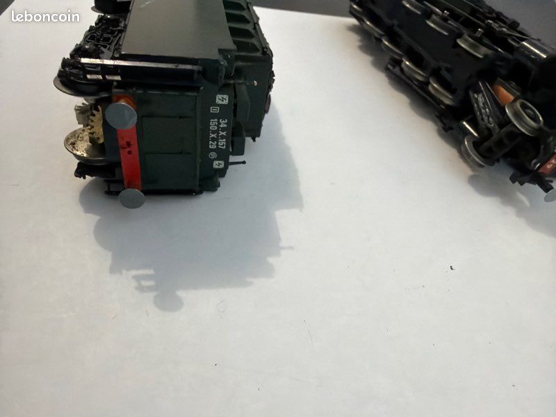 locomotive à vapeur jouef 150 x 29 dépôt de Roman avec 1 manque lire l'annonce