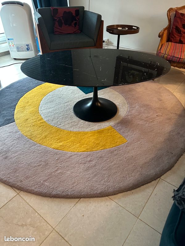 Table basse marbre ovale noire pied tulipe (image 1)