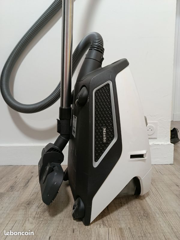 Aspirateur miele Blizzard cx1 flex, complet et 