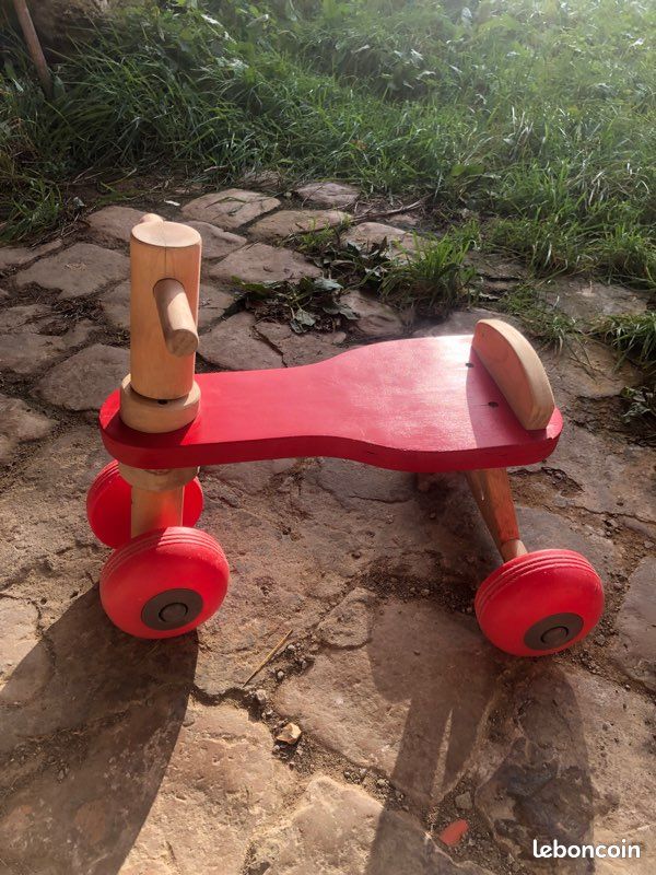 Petit vélo en bois pour enfant Vélos