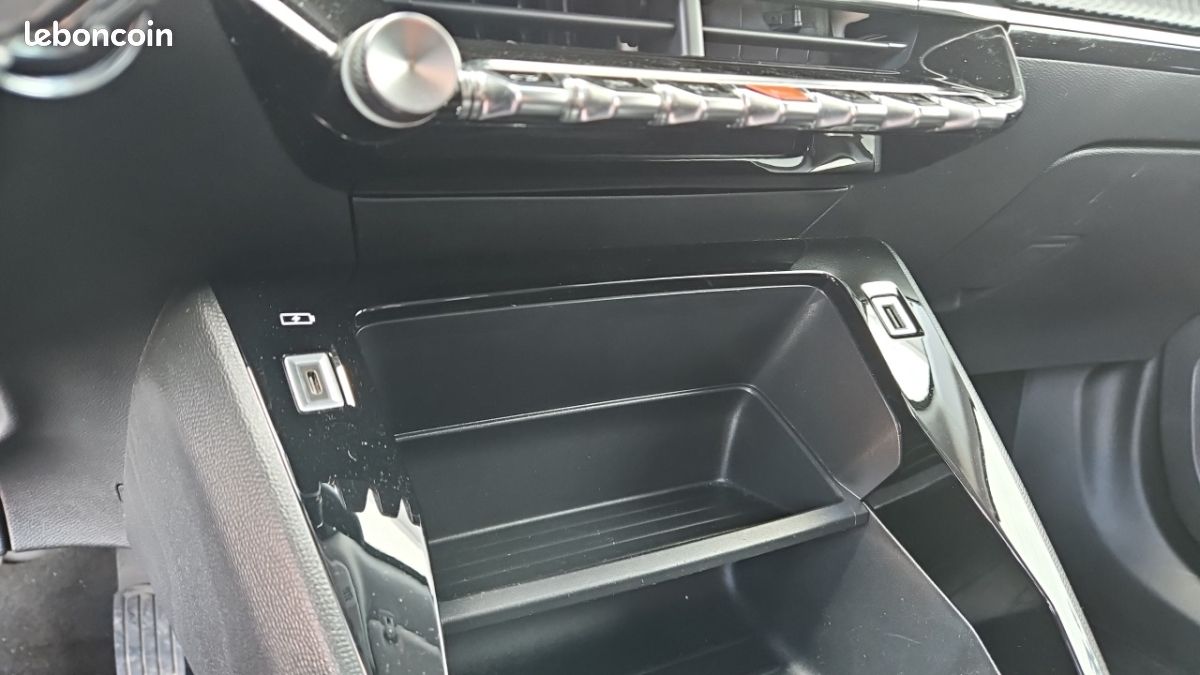 Peugeot 2008 PURETECH 130 SS EAT8 STYLE (image 26)