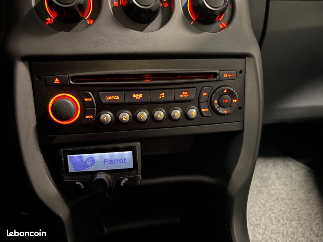 Citroën C3 1.6 HDi 92 Tendance confort (image 13)