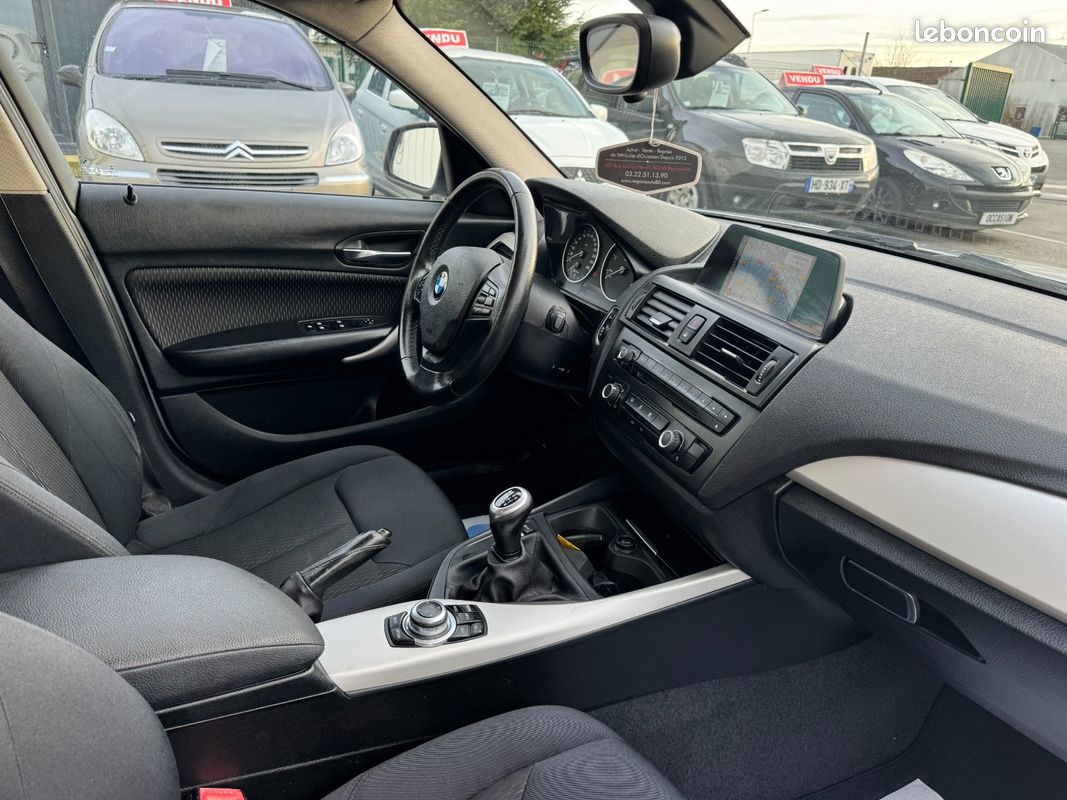 BMW SERIE 1 F20 LCI Lounge 116d 116 CV 03/2015 215900 MOTEUR À CHAINE GPS BLUETOOTH (image 12)