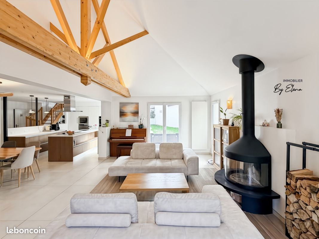 Maison 8 pièces 204 m² · à Bussy-Saint-Georges · 204 m² · 1 095 000 €