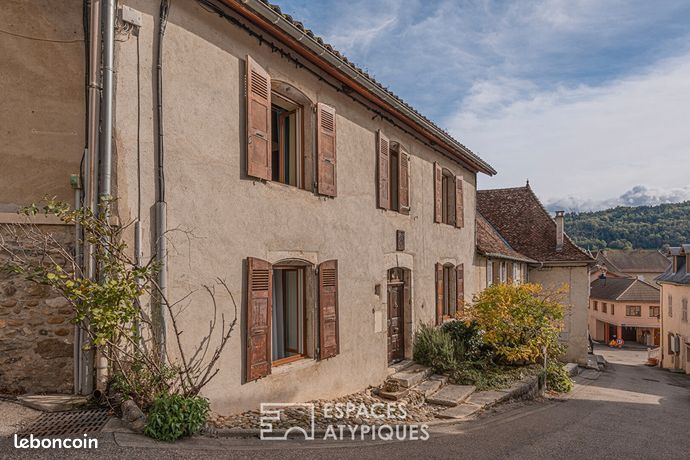 Maison 7 pièces 275 m²