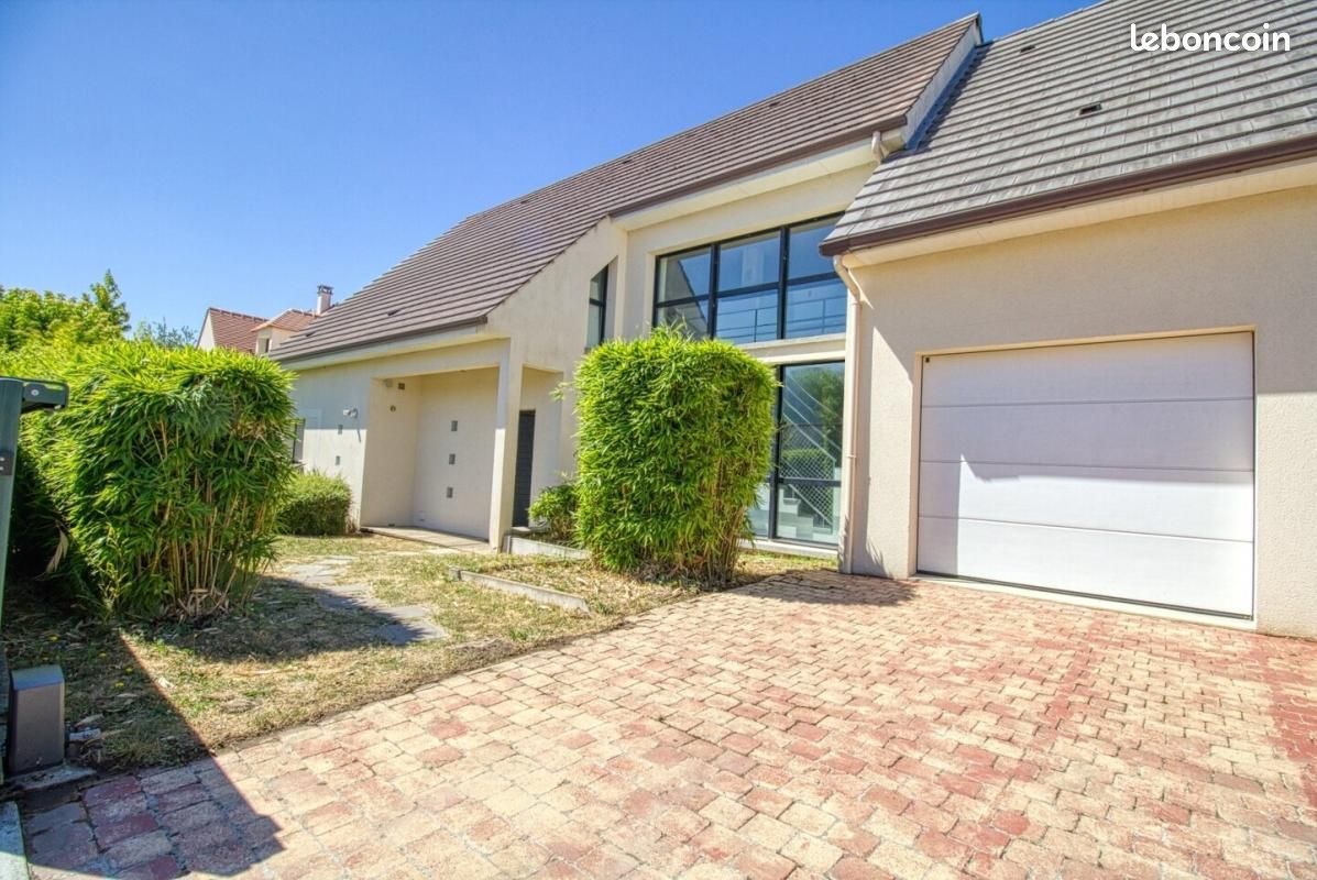 Maison 7 pièces 166 m² · à Conches-sur-Gondoire · 166 m² · 556 000 €