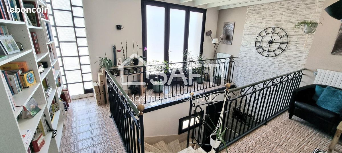 Maison 6 pièces 169 m² - Bressuire 79300 (image principale 2)