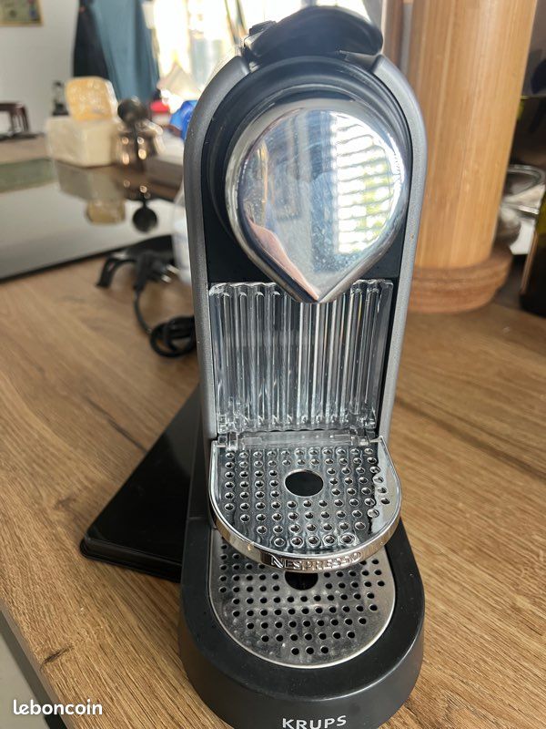 Vend machine Nespresso pour pièces (image 1)