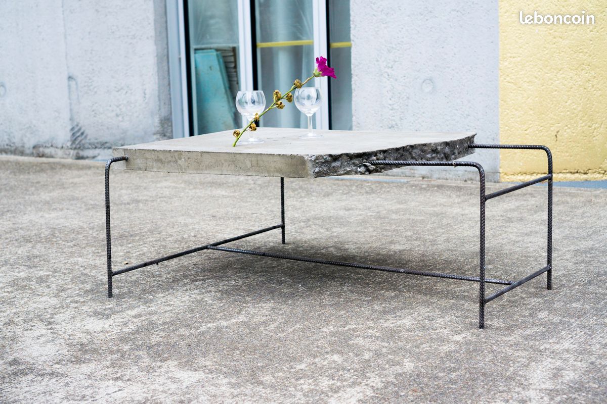 Table basse design en béton (image 2)