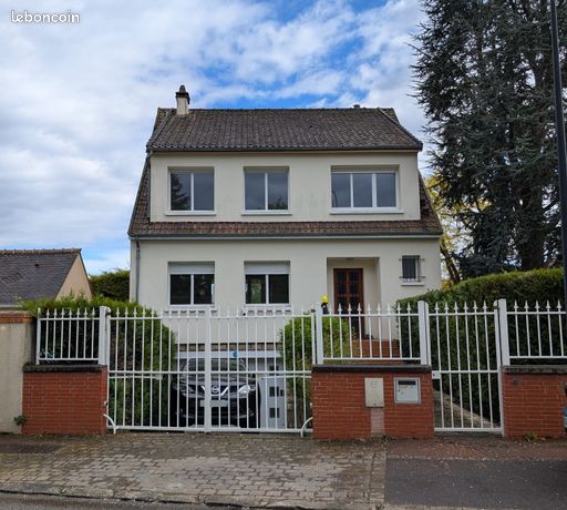 Maison très lumineuse 150m²- 6 pièces - 3/4 chambres - Jardin 500m²