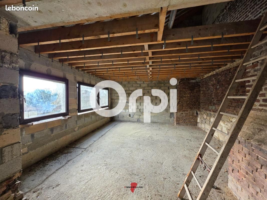 Maison 2 pièces 200 m² · à Charmes · 200 m² · 46 900 €