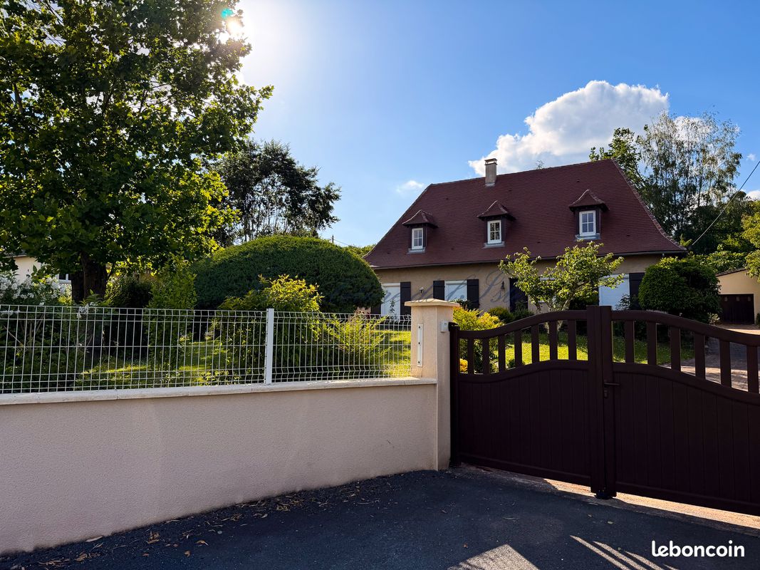 Maison 6 pièces 168 m² · à Chancelade · 168 m² · 280 000 €